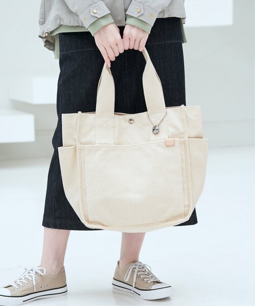 ikka（イッカ）の「キャンバスパイピングビッグトートバッグ（トートバッグ・レディース・オートミール/オフホワイト/ブルー/ブラック・FREE）」の21枚目の写真