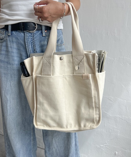 ikka（イッカ）の「キャンバスパイピングビッグトートバッグ（トートバッグ・レディース・オートミール/オフホワイト/ブルー/ブラック・FREE）」の22枚目の写真