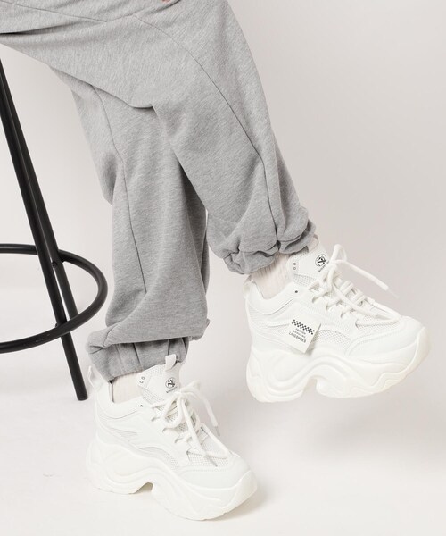 厚底ワンポイントインヒールデザインスニーカー（スニーカー）｜cs T&P（シーエスティーアンドピー）