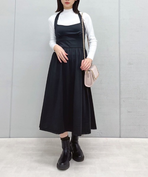 &soiree(アンドソワレ)の「【&soiree】ホルターネックウエストマークワンピース(CP)(ワンピース・レディース・ブラック・FREE)」の2枚目の写真
