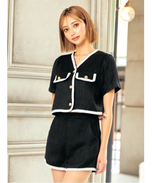 DAZZY(デイジー)の「ポケット モチーフ ツイード ショートパンツ セットアップ(ドレス・レディース・ブラック/ベージュ・M/L/S)」の2枚目の写真