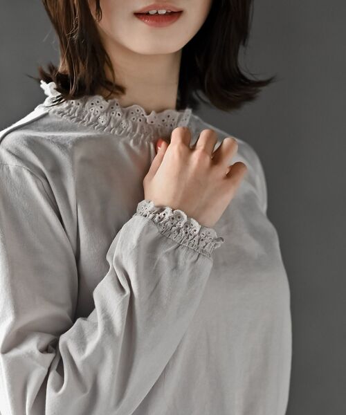 rps（アールピーエス）の「レース襟シャーリングカットソー（Tシャツ/カットソー・レディース・オフホワイト/ブラック/ラベンダー/グレイッシュベージュ/ライトグレー・フリー）」の18枚目の写真