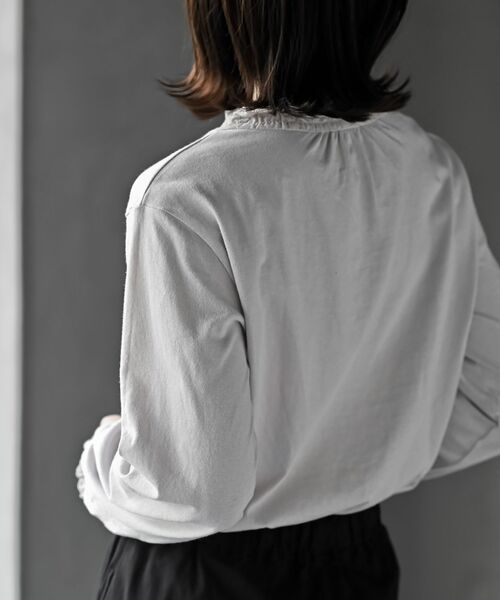 rps（アールピーエス）の「レース襟シャーリングカットソー（Tシャツ/カットソー・レディース・オフホワイト/ブラック/ラベンダー/グレイッシュベージュ/ライトグレー・フリー）」の19枚目の写真