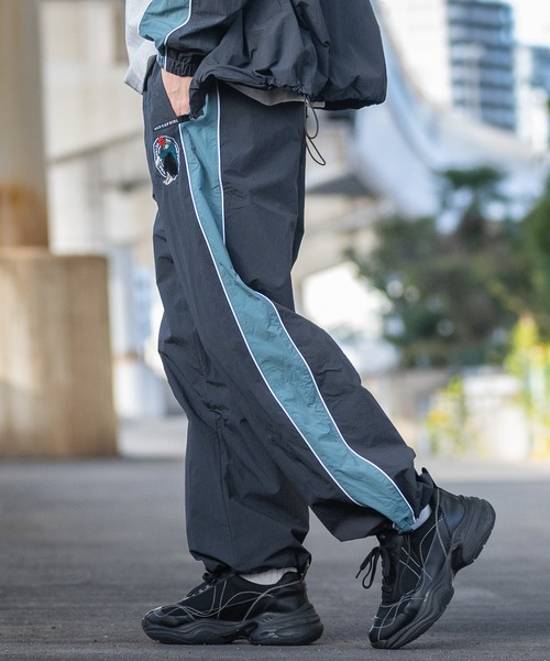 Red Cap Girl（レッドキャプガール）の「【a-r】〔RedCapGirl/レッドキャップガール〕サークルロゴ刺繍 サイドライン ナイロンカーゴパンツ（その他パンツ・メンズ・チャコールグレー/ネイビー/ライトグレー/ブラック・LARGE/MEDIUM）」の16枚目の写真