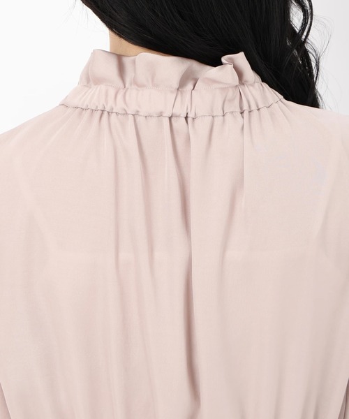 STRAWBERRY-FIELDS(ストロベリーフィールズ)の「フリルボウタイワンピース(ワンピース・レディース・ネイビー/ピンク/グレイッシュベージュ・2)」の8枚目の写真