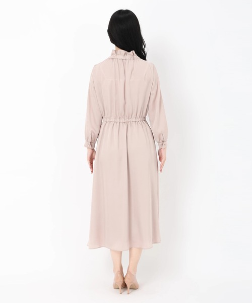 STRAWBERRY-FIELDS(ストロベリーフィールズ)の「フリルボウタイワンピース(ワンピース・レディース・ネイビー/ピンク/グレイッシュベージュ・2)」の6枚目の写真