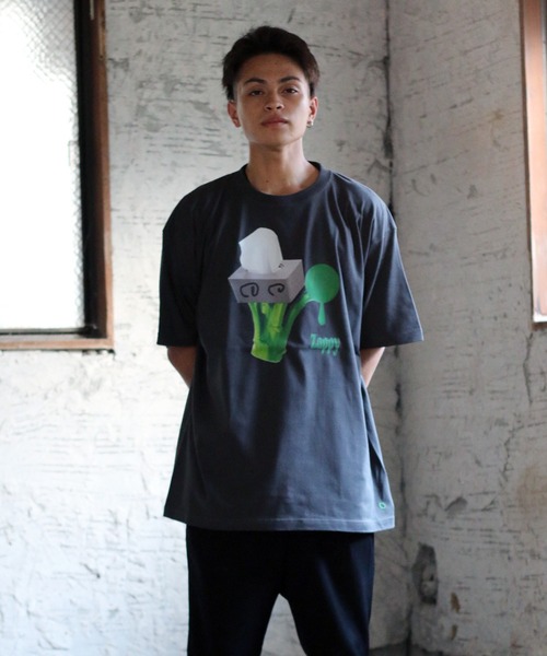 IRONY's TOKYO(アイロニーズトウキョウ)の「IRONY's TOKYO Zappy Tee(Tシャツ/カットソー・メンズ・チャコール・LARGE)」の2枚目の写真