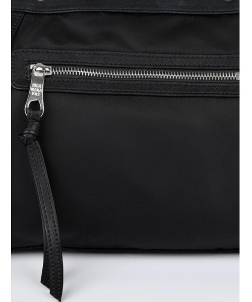 IUGAMAKARAS（イウガマカラス）の「【IUGAMAKARAS】Studded Nylon Shoulder Bag（ショルダーバッグ・メンズ・ブラック・ONE SIZE）」の14枚目の写真