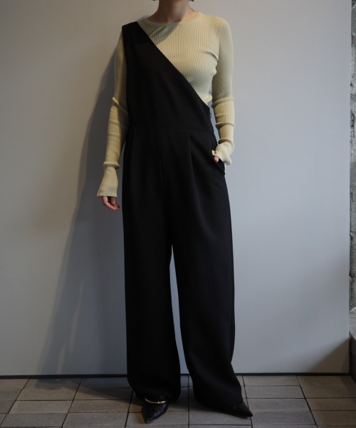 MANOF(マノフ)の「MANOF ONE SHOULDER AIO(サロペット/オーバーオール・レディース・ベージュ/ブラック・SMALL/MEDIUM)」の2枚目の写真