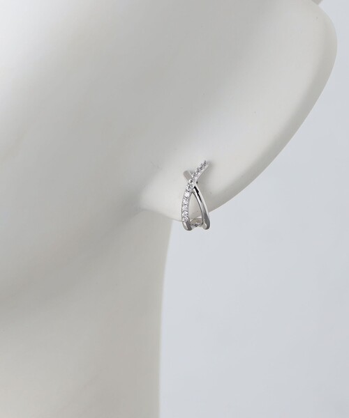 UNITED ARROWS(ユナイテッドアローズ)の「クロス パヴェ ピアス(ピアス(両耳用)・レディース・シルバー/ゴールド・FREE)」の4枚目の写真