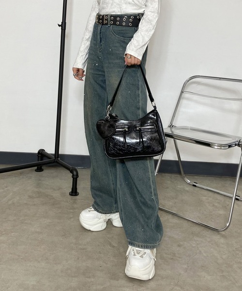 non-hedge（ノンヘッジ）の「ハートチャーム付2WAYバッグ（ショルダーバッグ・レディース・ブラック/ホワイト/ブラウン/レッド・FREE）」の13枚目の写真