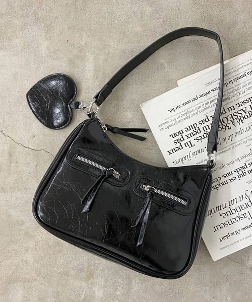 non-hedge（ノンヘッジ）の「ハートチャーム付2WAYバッグ（ショルダーバッグ・レディース・ブラック/ホワイト/ブラウン/レッド・FREE）」の16枚目の写真