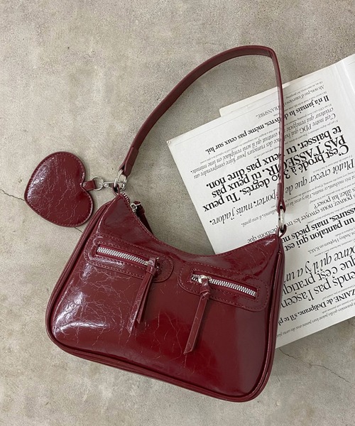 non-hedge（ノンヘッジ）の「ハートチャーム付2WAYバッグ（ショルダーバッグ・レディース・ブラック/ホワイト/ブラウン/レッド・FREE）」の9枚目の写真