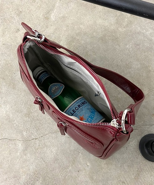 non-hedge（ノンヘッジ）の「ハートチャーム付2WAYバッグ（ショルダーバッグ・レディース・ブラック/ホワイト/ブラウン/レッド・FREE）」の11枚目の写真