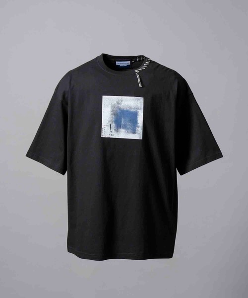 MAISON SPECIAL(メゾンスペシャル)の「《UNISEX》Abstract Mini Hand-Printed Oversized Stitched Crew Neck T-shirt/アブストラクトミニハンドプリントオーバーサイズドステッチクルーネックTシャツ【MAISON SPECIAL/メゾンスペシャル】(Tシャツ/カットソー・メンズ・ダークブルー/ブルー/レッド/パープル/ホワイト/ブラック・0/1/2)」の1枚目の写真