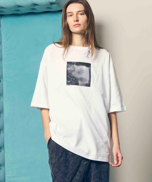 MAISON SPECIAL(メゾンスペシャル)の「《UNISEX》Abstract Mini Hand-Printed Oversized Stitched Crew Neck T-shirt/アブストラクトミニハンドプリントオーバーサイズドステッチクルーネックTシャツ【MAISON SPECIAL/メゾンスペシャル】(Tシャツ/カットソー・メンズ・ダークブルー/ブルー/レッド/パープル/ホワイト/ブラック・0/1/2)」の13枚目の写真