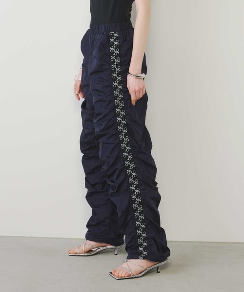 【00’s】ナイロンパンツ　ギャザーパンツ　フレアパンツ　TECH Y2K 00s NIKE ナイロンパンツ Y2K テック
