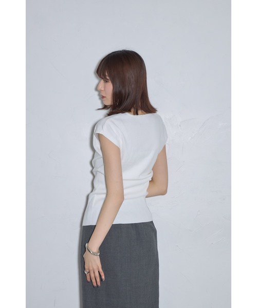 leimn(レイムン)の「キーネックニットベスト(Tシャツ/カットソー・レディース・ホワイト/ブラウン/ネイビー・M)」の6枚目の写真