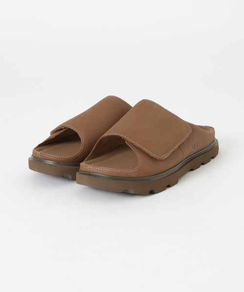 UGG(アグ)の「UGG M SOLANO SLIDE(その他シューズ・メンズ・ブラック/モカ・26/27/28)」の3枚目の写真