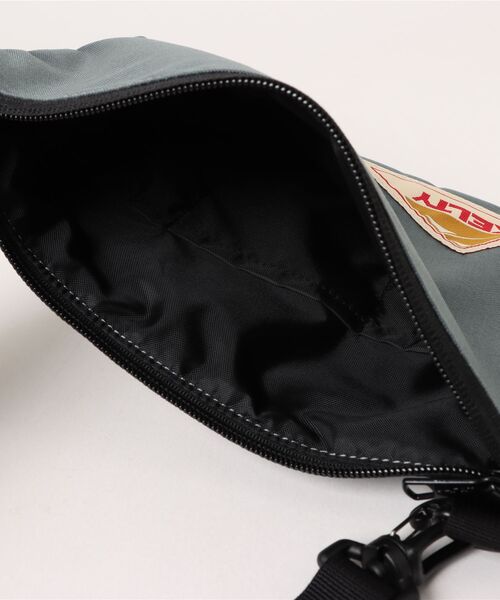 LOWRYS FARM（ローリーズファーム）の「ＫＥＬＴＹ　ＦＬＡＴポーチＳ　153224（ボディバッグ/ウエストポーチ・メンズ・グレー/ブラック・FREE）」の14枚目の写真