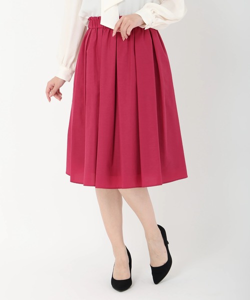 UNIVERVAL MUSE（ユニバーバル ミューズ）の「ギャザータックフレアスカート（スカート・レディース・ピンク/ブラック/オフホワイト/ブルー/ローズ・2）」の5枚目の写真