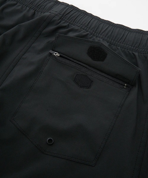 RVCA(ルーカ)の「RVCA メンズ PERRY MIX BS ボードショーツ 【2025年春夏モデル】/ルーカ水陸両用ウエストゴムサーフトランクス・ボードショーツ・バギーショーツ(水着)(水着・メンズ・ブラック/モスグリーン/ブラック×ホワイト/ホワイト系その他・SMALL/MEDIUM/LARGE/X-LARGE)」の16枚目の写真