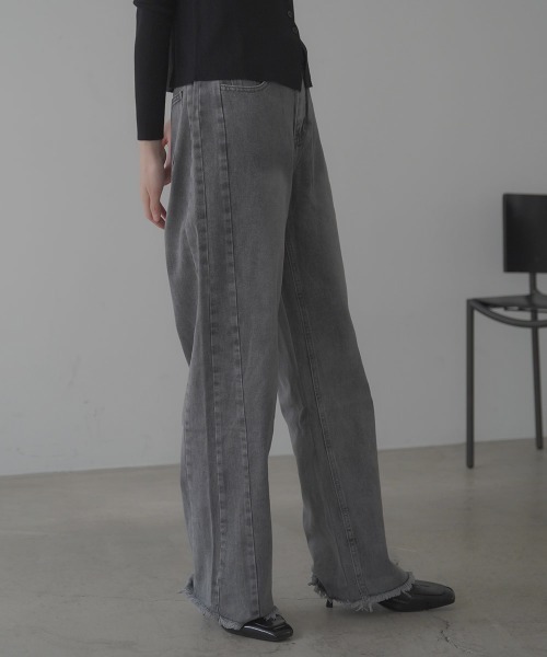 Clum(クルム)の「hem fringe design Full length curved denim pants / 裾フリンジデザインフルレングスカーブデニムパンツ(デニムパンツ・レディース・グレー/ブルー/ライトブルー/ブラック・FREE)」の19枚目の写真