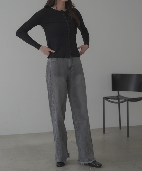 Clum(クルム)の「hem fringe design Full length curved denim pants / 裾フリンジデザインフルレングスカーブデニムパンツ(デニムパンツ・レディース・グレー/ブルー/ライトブルー/ブラック・FREE)」の22枚目の写真