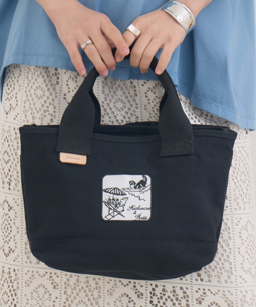 KATHARINE ROSS（キャサリンロス）の「【KATHARINE ROSS】【キャサリンちゃんロスくん】ミニトートバッグ（トートバッグ・レディース・ブラック系その他/ホワイト系その他/ブラック・MEDIUM）」の3枚目の写真