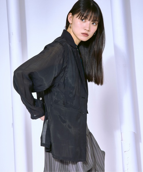 Ezick（エジック）の「Airy light ショルダータックシアージャケット（テーラードジャケット・レディース・ブラック/パープル/アイボリー・FREE）」の4枚目の写真