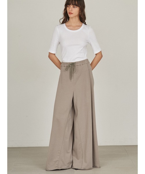 styling/(スタイリング)の「【販路限定カラーあり】カットオフスウェットワイドパンツ(スウェットパンツ・レディース・モカ/ブラック/グレー/アイボリー・1/0)」の12枚目の写真