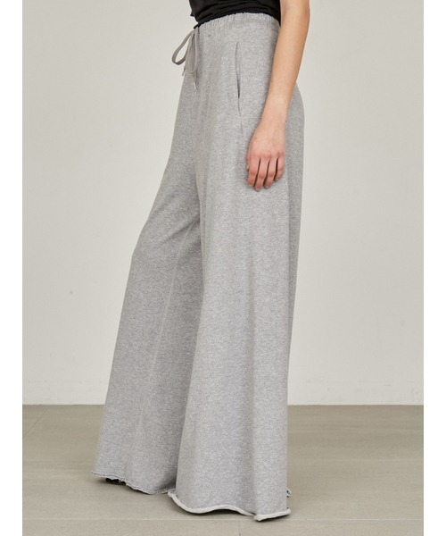 styling/(スタイリング)の「【販路限定カラーあり】カットオフスウェットワイドパンツ(スウェットパンツ・レディース・モカ/ブラック/グレー/アイボリー・1/0)」の15枚目の写真