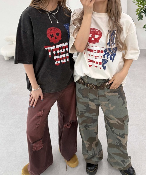 sedacle（セダクル）の「フラッグプリント加工Tシャツ（Tシャツ/カットソー・レディース・ブラック/アイボリー/レッド・SMALL/MEDIUM/LARGE）」の2枚目の写真