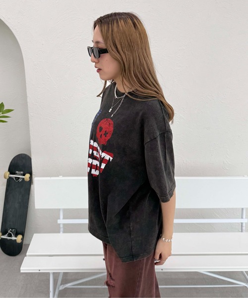 sedacle（セダクル）の「フラッグプリント加工Tシャツ（Tシャツ/カットソー・レディース・ブラック/アイボリー/レッド・SMALL/MEDIUM/LARGE）」の15枚目の写真