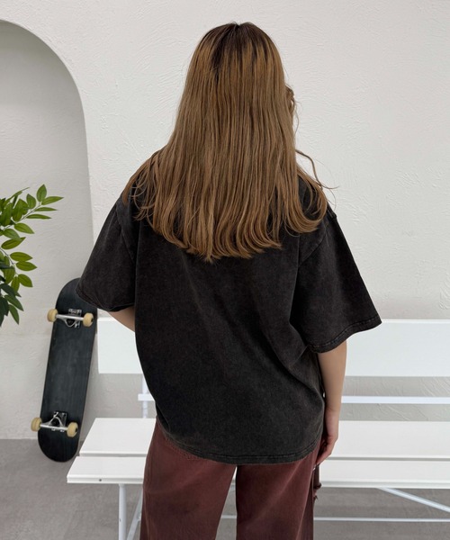 sedacle（セダクル）の「フラッグプリント加工Tシャツ（Tシャツ/カットソー・レディース・ブラック/アイボリー/レッド・SMALL/MEDIUM/LARGE）」の16枚目の写真