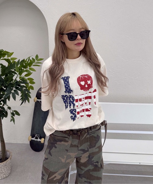 sedacle（セダクル）の「フラッグプリント加工Tシャツ（Tシャツ/カットソー・レディース・ブラック/アイボリー/レッド・SMALL/MEDIUM/LARGE）」の5枚目の写真