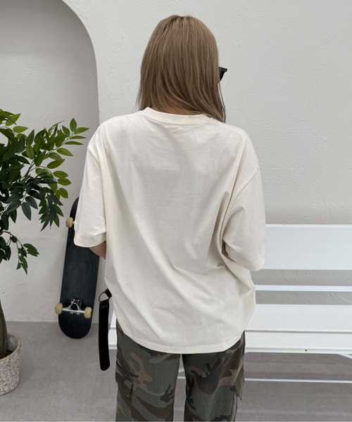 sedacle（セダクル）の「フラッグプリント加工Tシャツ（Tシャツ/カットソー・レディース・ブラック/アイボリー/レッド・SMALL/MEDIUM/LARGE）」の7枚目の写真