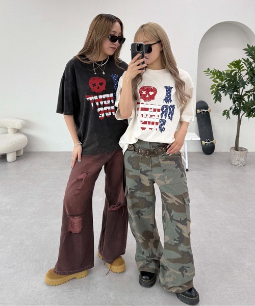 sedacle（セダクル）の「フラッグプリント加工Tシャツ（Tシャツ/カットソー・レディース・ブラック/アイボリー/レッド・SMALL/MEDIUM/LARGE）」の4枚目の写真