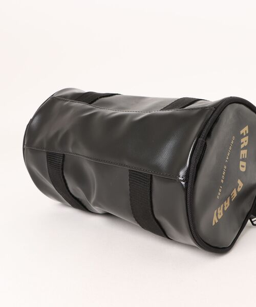 FRED PERRY（フレッドペリー）の「【FRED PERRY】TONAL CLASSIC MINI BARREL BAG フレッドペリー ミニバレルバッグ ドラムバッグ L1400（ドラムバッグ・レディース・ブラック・FREE）」の15枚目の写真