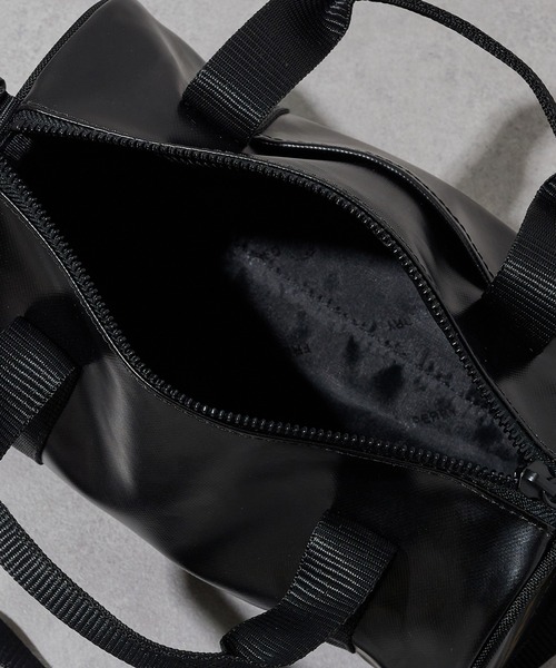 FRED PERRY（フレッドペリー）の「【FRED PERRY】TONAL CLASSIC MINI BARREL BAG フレッドペリー ミニバレルバッグ ドラムバッグ L1400（ドラムバッグ・レディース・ブラック・FREE）」の12枚目の写真