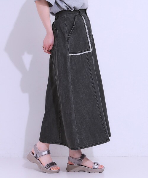 Cutie Blonde(キューティーブロンド)の「【S-LL】フリンジポケットがアクセント デニムフレアスカート(スカート・レディース・ブラック/ライトブルー・01/02/03/04)」の8枚目の写真