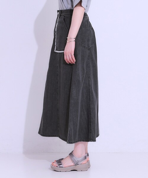 Cutie Blonde(キューティーブロンド)の「【S-LL】フリンジポケットがアクセント デニムフレアスカート(スカート・レディース・ブラック/ライトブルー・01/02/03/04)」の12枚目の写真