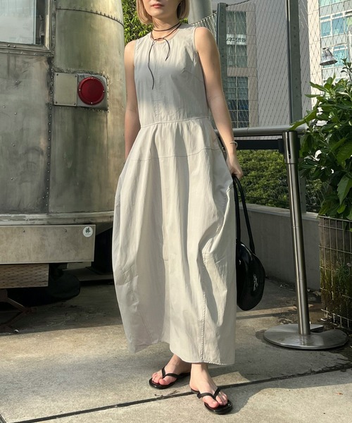 LIENCOEUR（リアンクール）の「スリムコクーンワンピース（ワンピース・レディース・ライトグレー/ブラック・FREE）」の4枚目の写真