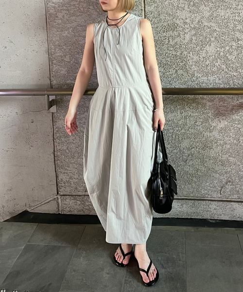 LIENCOEUR（リアンクール）の「スリムコクーンワンピース（ワンピース・レディース・ライトグレー/ブラック・FREE）」の11枚目の写真