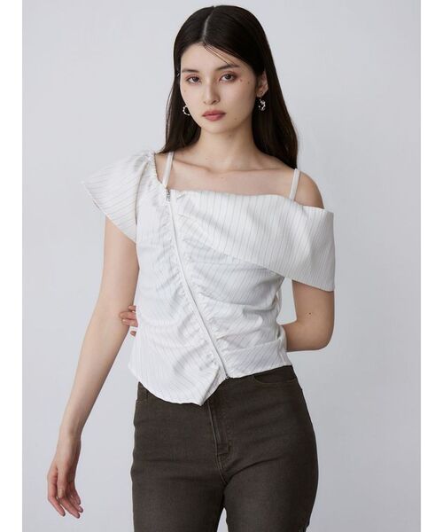 MURUA(ムルーア)の「オフショルシャーリングシャツ(シャツ/ブラウス・レディース・ブラック/ブラウン/ホワイト・FREE)」の4枚目の写真