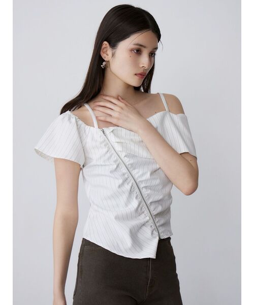 MURUA(ムルーア)の「オフショルシャーリングシャツ(シャツ/ブラウス・レディース・ブラック/ブラウン/ホワイト・FREE)」の6枚目の写真