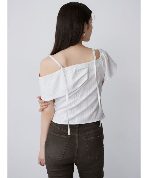 MURUA(ムルーア)の「オフショルシャーリングシャツ(シャツ/ブラウス・レディース・ブラック/ブラウン/ホワイト・FREE)」の7枚目の写真