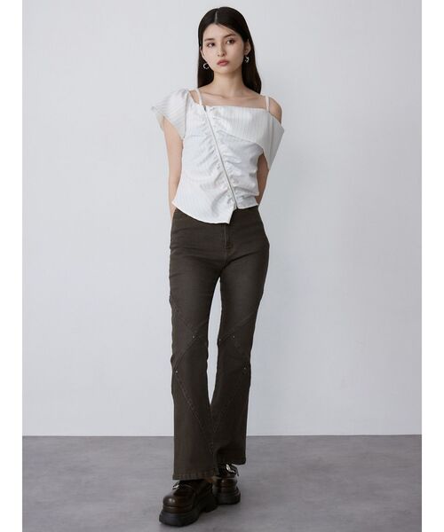 MURUA(ムルーア)の「オフショルシャーリングシャツ(シャツ/ブラウス・レディース・ブラック/ブラウン/ホワイト・FREE)」の8枚目の写真