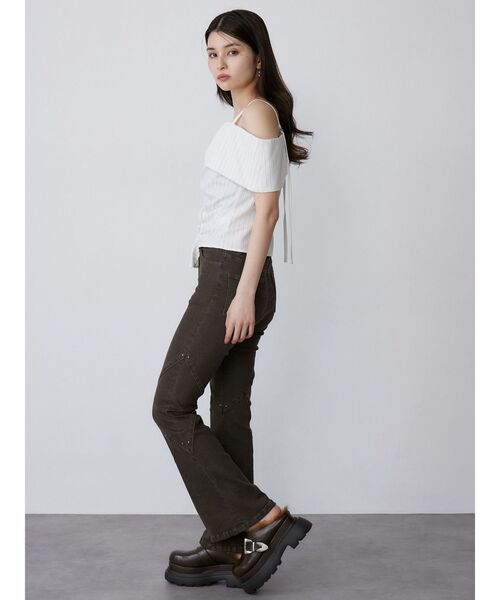 MURUA(ムルーア)の「オフショルシャーリングシャツ(シャツ/ブラウス・レディース・ブラック/ブラウン/ホワイト・FREE)」の9枚目の写真