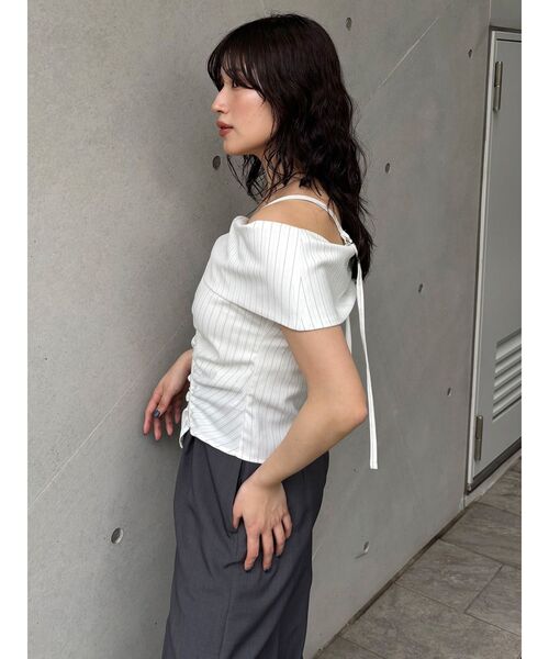 MURUA(ムルーア)の「オフショルシャーリングシャツ(シャツ/ブラウス・レディース・ブラック/ブラウン/ホワイト・FREE)」の22枚目の写真